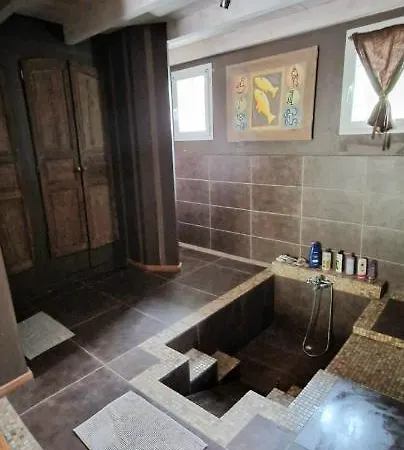 Holiday home De Charme Avec Piscine Privee *